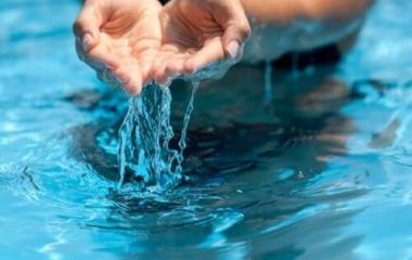 Очищення води в басейні